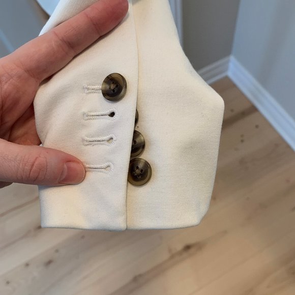 Blazer - Picture 3 of 7